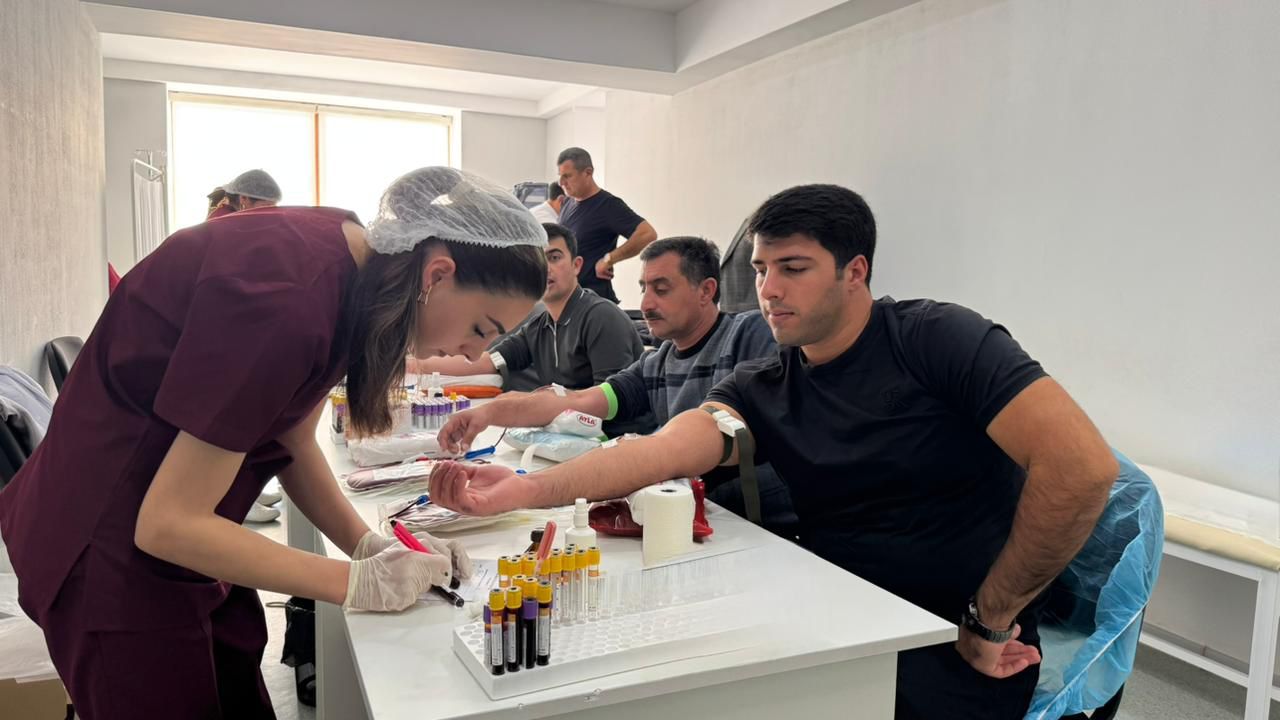 “Böyük Qayıdış”a növbəti sağlamlıq dəstəyi – Səhiyyə Nazirliyinin təşkilatçılığı ilə Laçında könüllü qanvermə aksiyası keçirilib